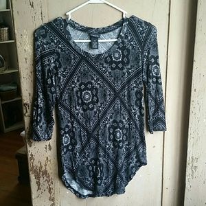 Rue 21 Tee